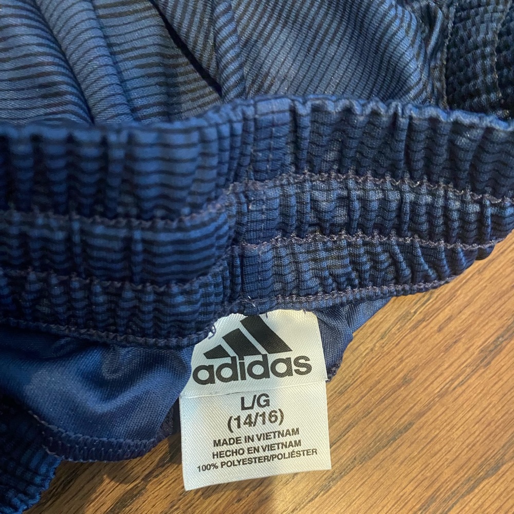 Boys Navy Blue Adidas Shorts YL - Picture 3 of 3